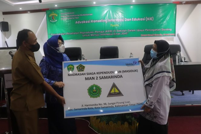 
Remaja Diberikan Pembekalan Kesehatan Reproduksi dan Stunting