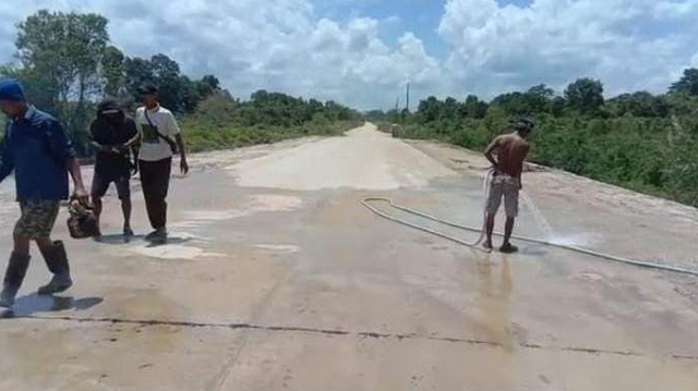 
 Akses Jalan Penghubung Tiga Kecamatan di Dusun Pendamaran Telah Rampung Diperbaiki