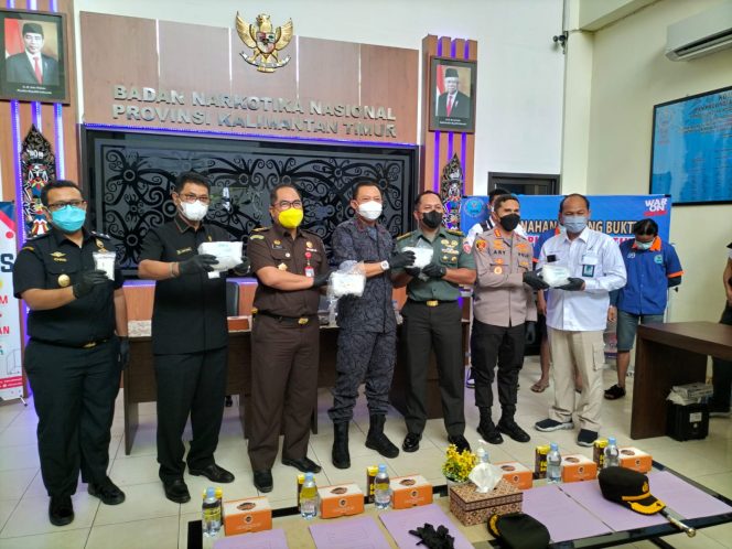 
BNNP Kaltim Ungkap Peredaran Gelap Narkoba, 4 Kg Sabu-sabu Asal Malaysia Dimusnahkan