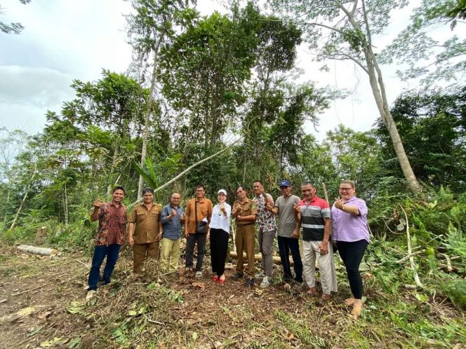 
Serap Aspirasi, Betaria Magdalena Fokus Pada Perbaikan Infrastruktur di Kecamatan Tabang