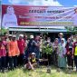 Foto bersama setelah penyerahan bibit oleh Ria Handayani (istimewa/sumber foto : Ria Handayani)