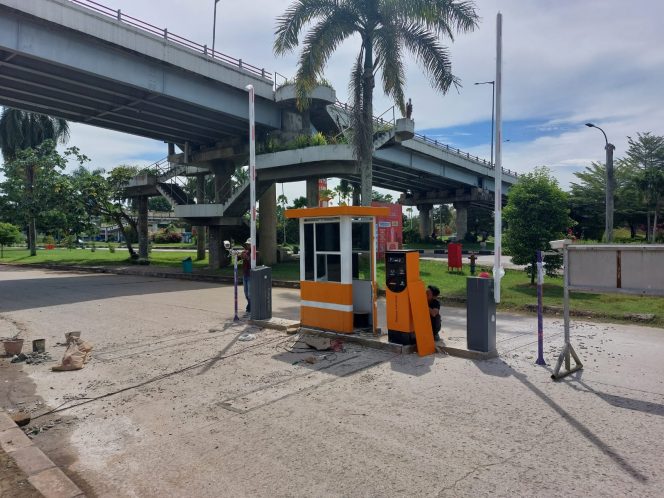 
Tingkatkan PAD Kukar, Dishub Kukar Bangun Palang Parkir Otomatis di Tiga Titik di Tenggarong