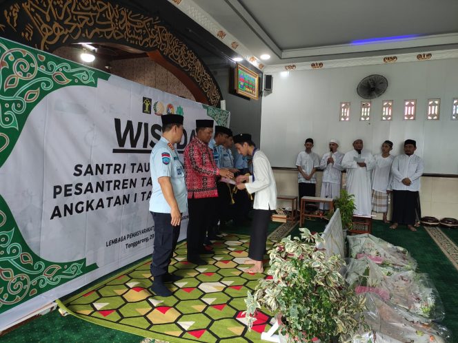 
Lapas Kelas II A Tenggarong Gelar Wisudawan Kepada 36 Santri WBP