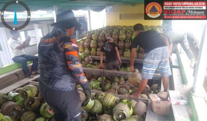 
Pemkab Kukar Salurkan 2.800 Tabung Gas Elpiji 3 Kilogram Bagi Tiga Kecamatan Terdampak Banjir