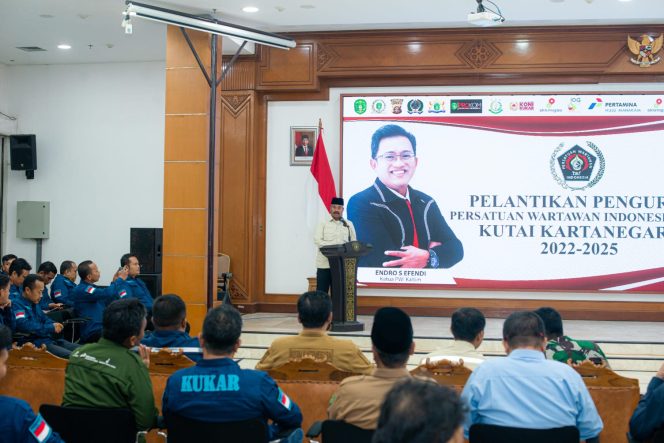 
Persatuan Wartawan Indonesia Kukar Resmi Dilantik, Bupati Kukar : Kami Siap Terima Kritikan yang Membangun