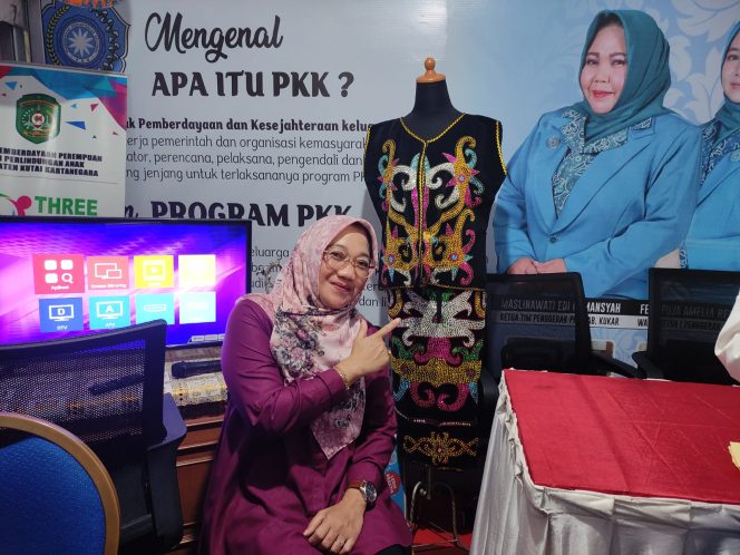 
DP3A Kukar Pamerkan Produk Binaan Mereka di Expo HKG PKK ke-51 Kukar
