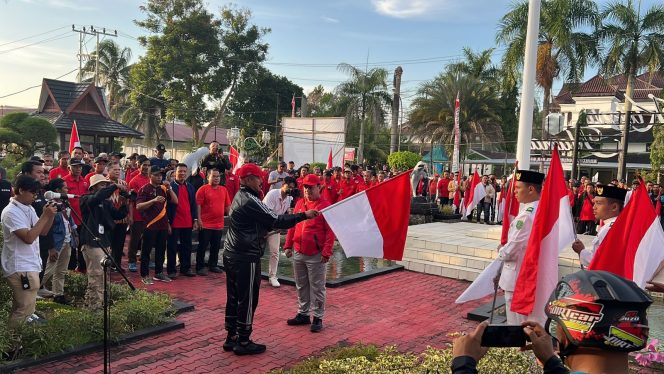 
Jelang HUT ke-78 RI, Pemkab Kukar Ikut Andil Dalam Program Gerakan 10 Juta Bendera