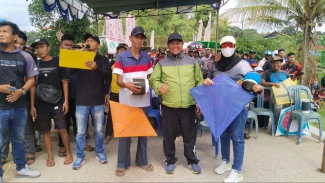 
Diikuti Ratusan Peserta, Abdul Rasid Resmi Buka Pertandingan Layang-layang