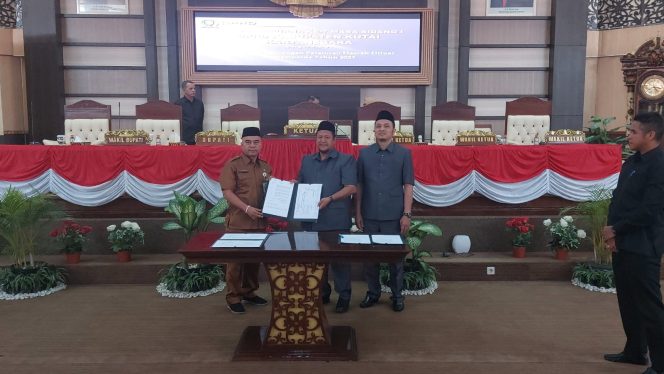 
DPRD – Pemkab Kukar Bahas Usulan Raperda Sarang Burung Walet dan Ketertiban Umum