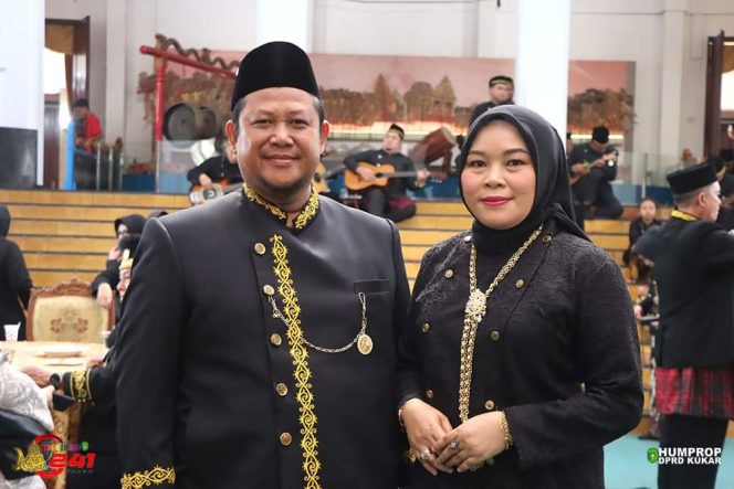 
Hadir Dalam Pembukaan Erau, Ketua DPRD Kukar Ajak Masyarakat Pertahankan Budaya Lokal