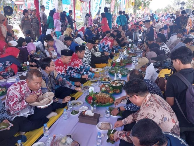 
Ikuti Rangkain Beseprah , Abdul Rasid : Ini Bukti Keakraban dan Kebersamaan Masyarakat Kukar