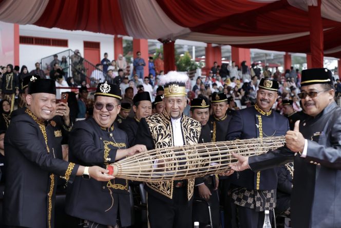 
Jaga Tata Krama Belimbur Erau Adat Pelas Benua 2023, Ini Himbauan Pemkab Kutai Kartanegara