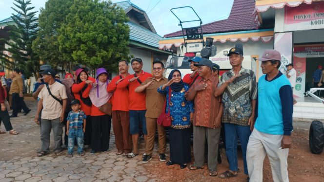 
Di Hadapan Petani Muara Kaman, Rendi Solihin Tegaskan Komitmen Pemkab Kukar di Sektor Pertanian