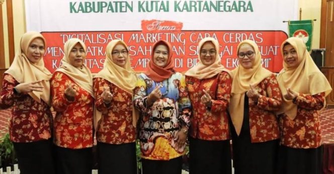
Kolaborasi DWP – DP3A Kukar Gelar menggelar Pelatihan Digitalisaai Branding dan Pemasaranan Produk UMKM