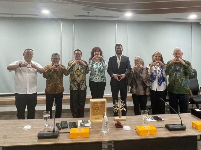 
Temui Delegasi Yunani, Otorita IKN Kenalkan Nusantara serta Potensi Investasinya