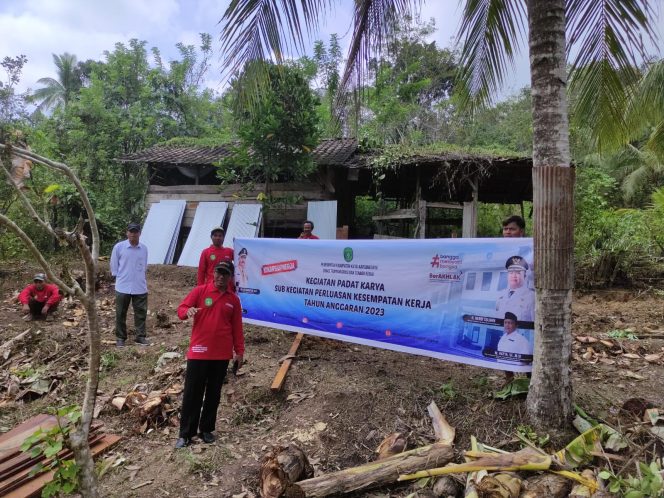 
Kecamatan Tenggarong Apresiasi Program Padat Karya milik Distrannaker Kukar