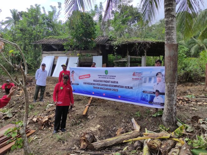
Jadi Pusat Kegiatan Program Padat Karya, Lurah Maluhu : Ini Untuk Membuka Lapangan Pekerjaan Baru