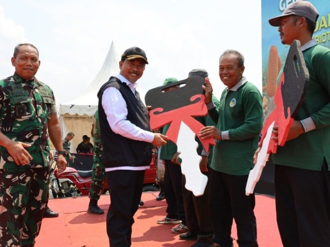
Karya Bhakti dan Gernas Resmi Ditutup, Sekda Kukar Harap Terus Bisa Bersinergi