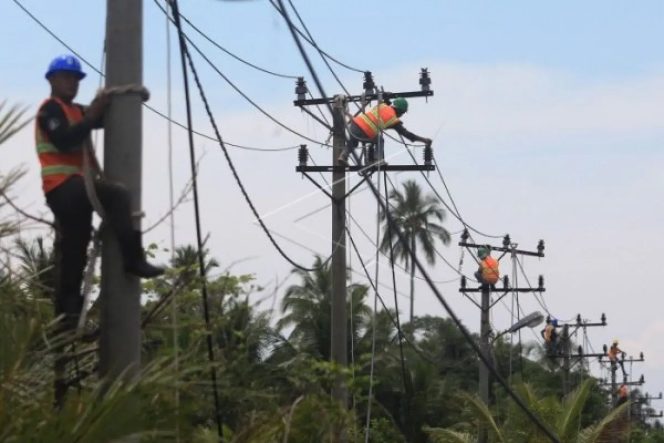 
Listrik 24 Jam Nonstop Mulai Dirasakan Warga Kecamatan Muara Wis