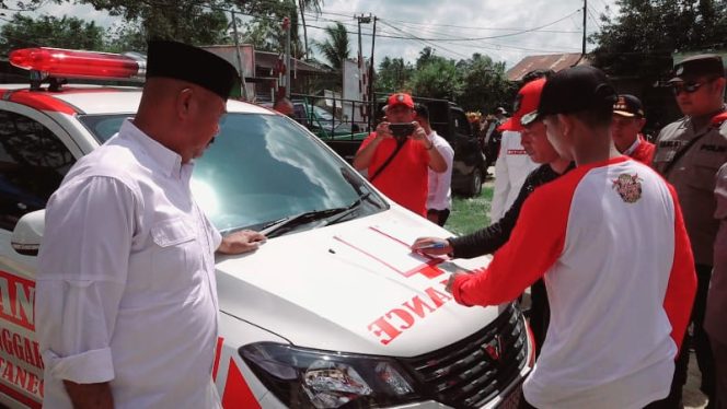 
Kecamatan Tenggarong Bagikan Ambulan Guna Tingkatkan Pelayanan Kesehatan