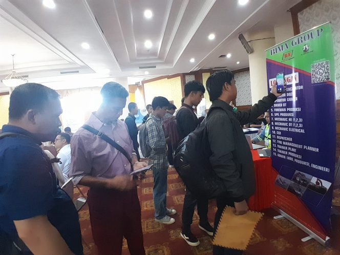 
Abdul Rasid Harap Job Fair Dapat Dimanfaatkan Oleh Putra-Putri Kukar Untuk Mencari Pekerjaan