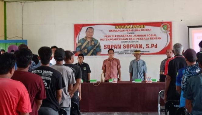 
Sopan Sopian Lakukan Reses Untuk Serap Aspirasi Masyarakat di Dua Desa