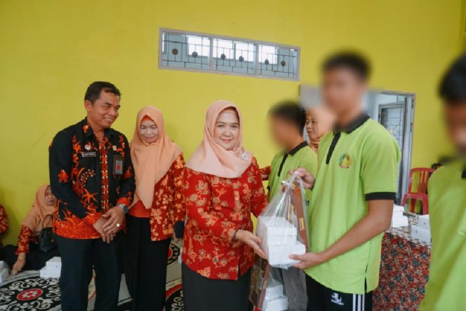 
DWP Kukar Beri Bantuan dan Motivasi untuk Anak Binaan di LPKA Tenggarong