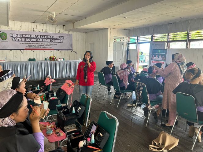 
IWAPI Kukar dan DP3A Kukar Gelar Pelatihan Merias Wajah dan Sunatan Massal Gratis