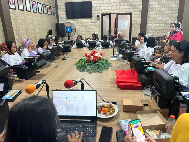 
Pelatihan Tata Rias dan Khitanan Massal di Kecamatan Muara Badak