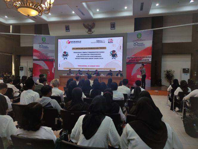 
Bawaslu Kukar Resmi Lantik PTPS Kecamatan Tenggarong