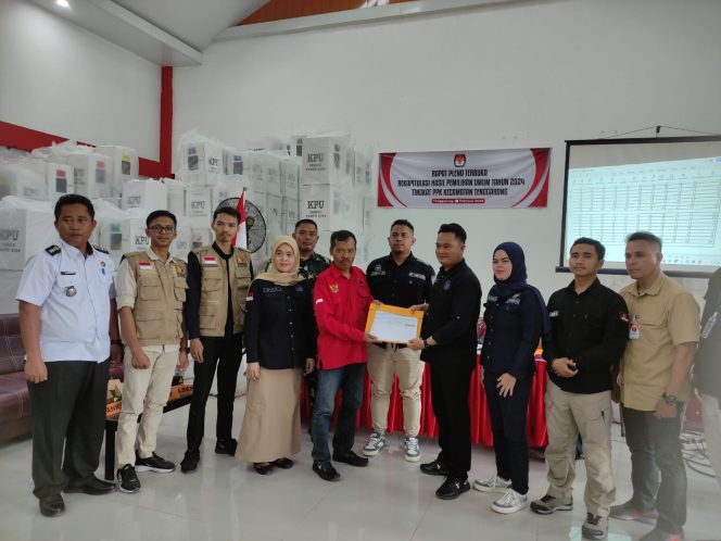 
Berlangsung Sepekan, Rapat Pleno Rekapitulasi Suara Kecamatan Tenggarong Tuntas