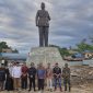 Teks foto : Wakil Bupati Rendi Solihin saat melakukan pengecekan Patung Presiden Soekarno (istimewa)