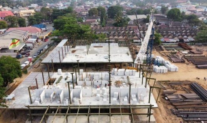 
Teks foto : Proses Pengerjaan Pasar Tenggarong (istimewa)