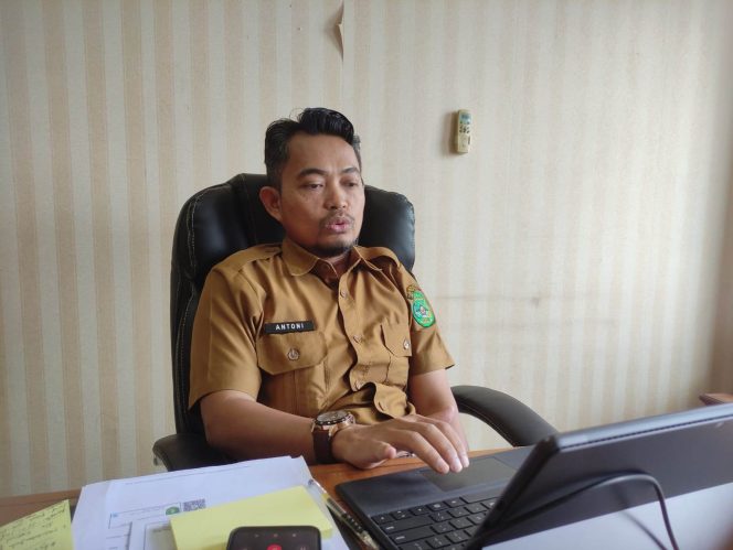 
Teks foto : Kepala Bidang (Kabid) Pengembangan Industri Pariwisata Dispar Kukar, Antoni Kusbiantoro