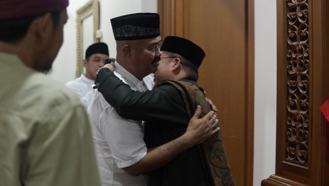 
Silaturahmi Rendi Solihin ke Kediaman Edi Damansyah