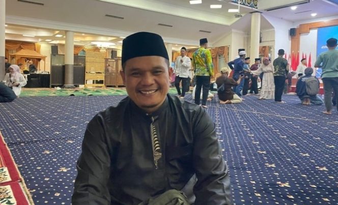 
Teks Foto : Kepala Desa Sambera Baru Muhammad Taufik Nurohman (istimewa)