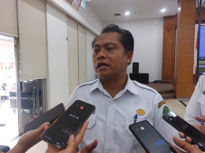 
Teks foto : Plt Kepala Dispar Kukar, Sugiarto (Angga, okeborneo.com)