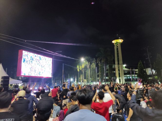 
Dukung Garuda Muda! Nobar Semifinal AFC U23 Asian Cup Kembali Digelar di Videotron Pendopo Bupati Kukar
