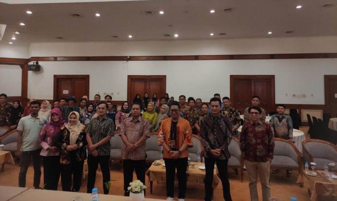 
Teks foto : Foto bersama peserta Pramuwisata (angga/okeborneo.com) 