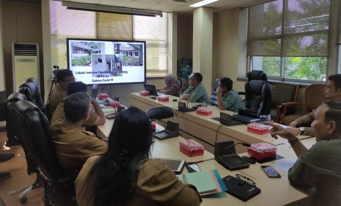
Teks foto : Suasana rapat (angga/okeborneo.com) 