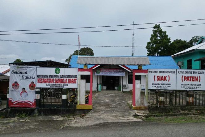 
TEKS FOTO : Kantor Kecamatan Samboja Barat