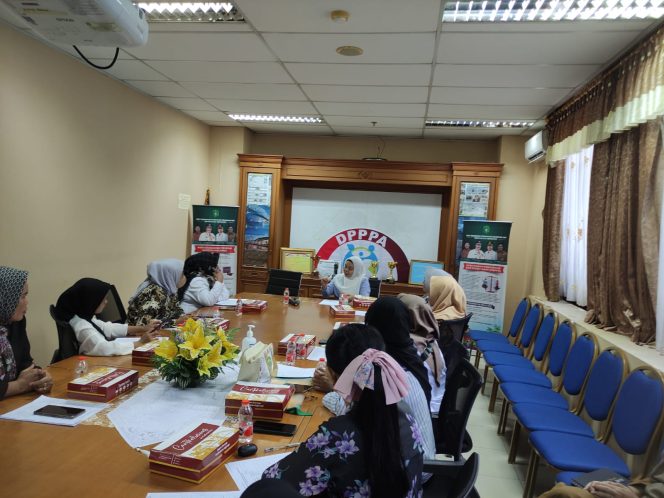 
Teks Foto : Rapat koordinasi DP3A Kukar tentang PEKKA yang dilaksanakan beberapa saat lalu (Istimewa)