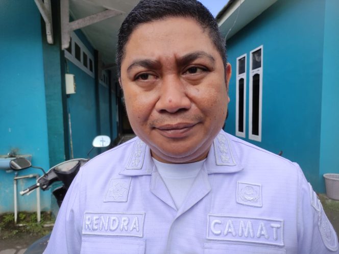 
Teks foto : Camat Anggana, Rendra Abadi (angga/okeborneo.com)