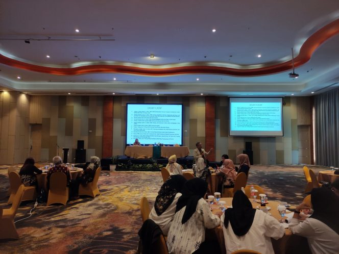 
Teks foto : Suasana Peningkatan Kapasitas SDM Penyedia Layanan Perlindungan Perempuan Tingkat Kabupaten (Angga/okeborneo.com) 