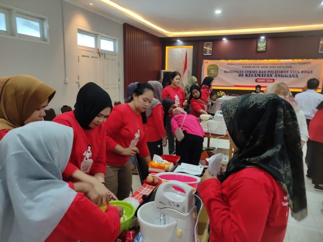 
Teks foto : Suasana Bimtek Tata Boga (angga/okeborneo.com)