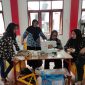 Teks foto : Suasana pelatihan menjahit (angga/okeborneo.com)