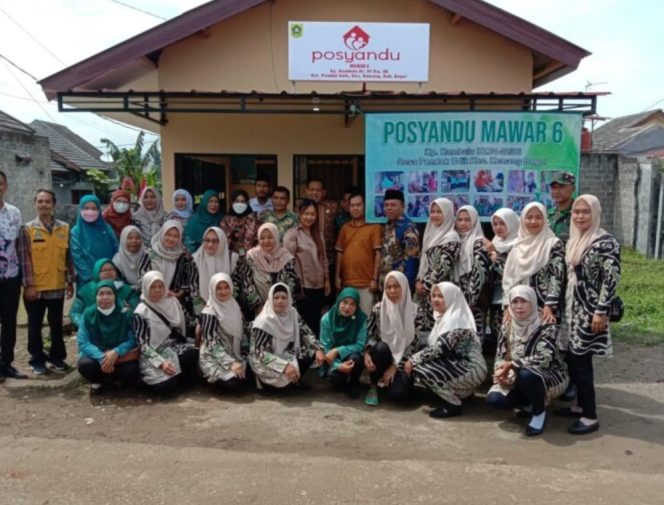 
Teks foto : Peresmian Posyandu Mawar di Desa Perian (istimewa) 