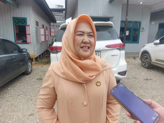 
Teks foto : Ketua DWP Kukar, Yulaikah (angga/okeborneo.com) 