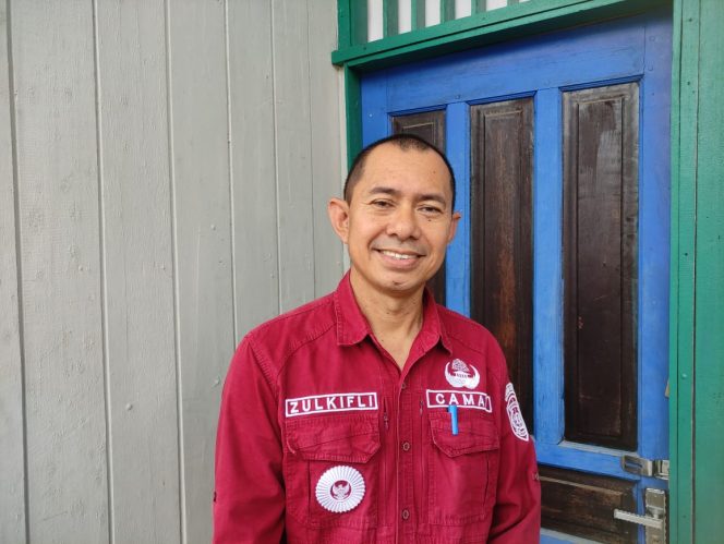 
Teks foto: Camat Kota Bangun Darat , Zulkifl (Angga/okeborneo.com) 