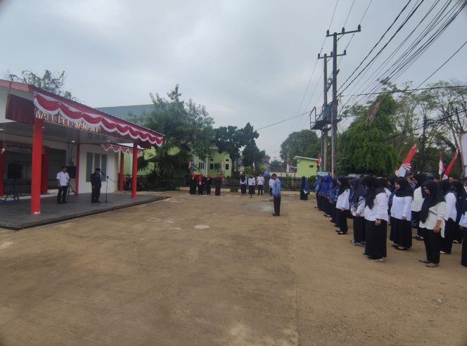 
Teks foto : Suasana Apel HUT RI ke-79 di MPPA (angga/okeborneo.com) 